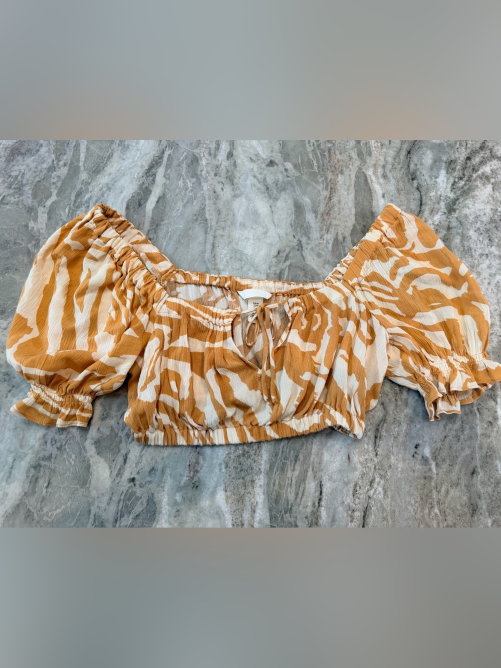 H&M Zebra Print Puff Sleeve Crop Top XS Smocked Peplum Blouse